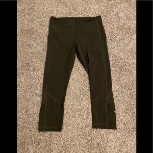 EUC Lululemon size 8 olive green leggings